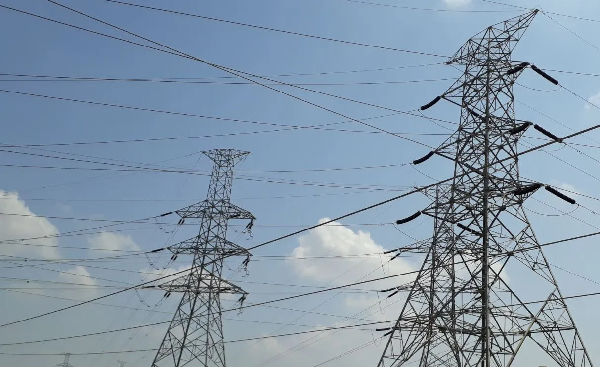 Kuwait power transmission line
